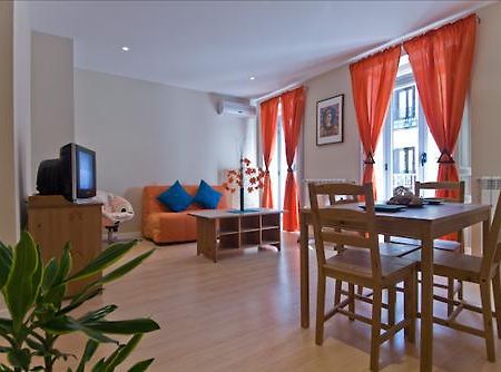 Apodaca Apartments Madrid Rum bild